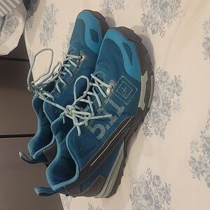 Women's 7 5.11 Recon Trainers
